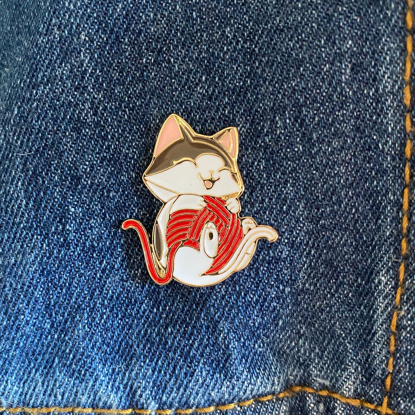 Giggles the Smitten Kitten Enamel Pin - thehappypin