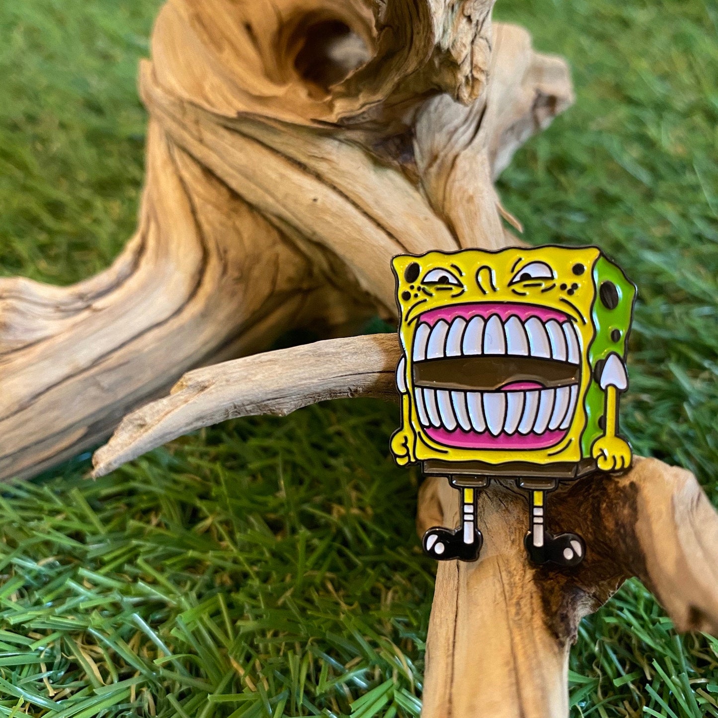Big Smiles Spongebob Squarepants Enamel Pin - thehappypin