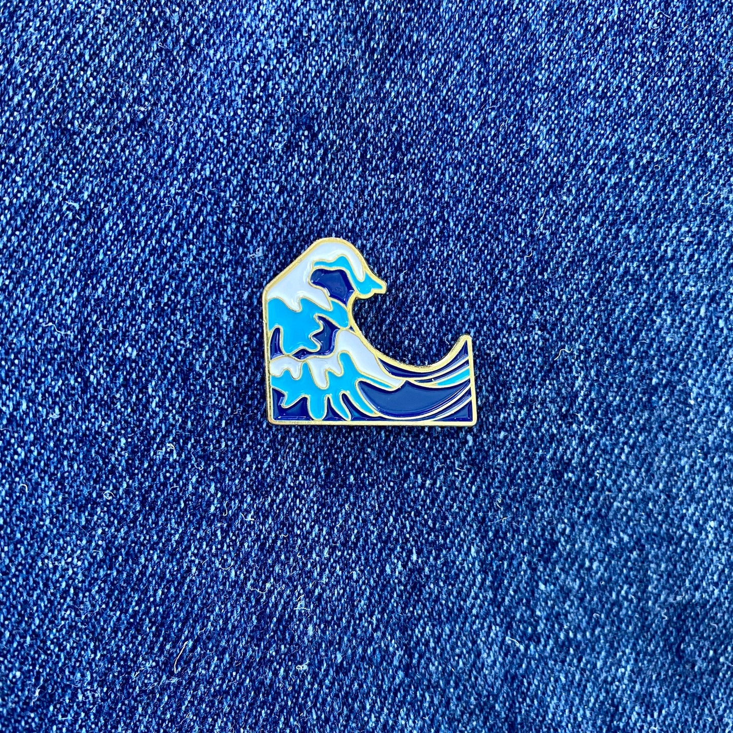 Ocean Waves - Save Our Oceans Tsunami Enamel Pin - thehappypin