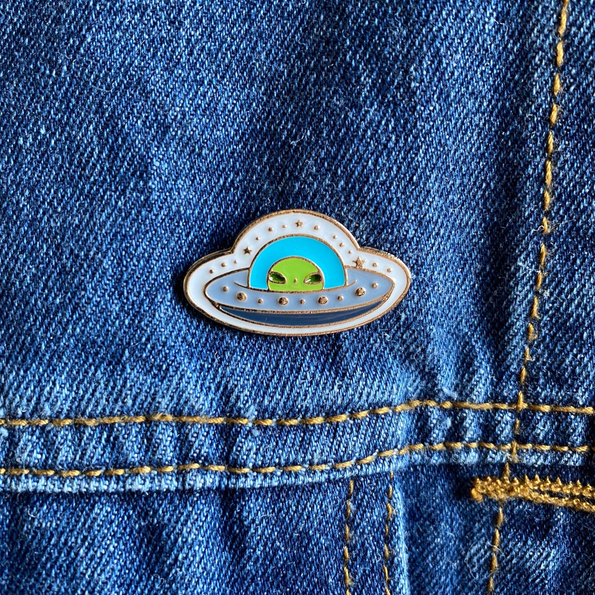 Alan the Alien Enamel Pin - thehappypin