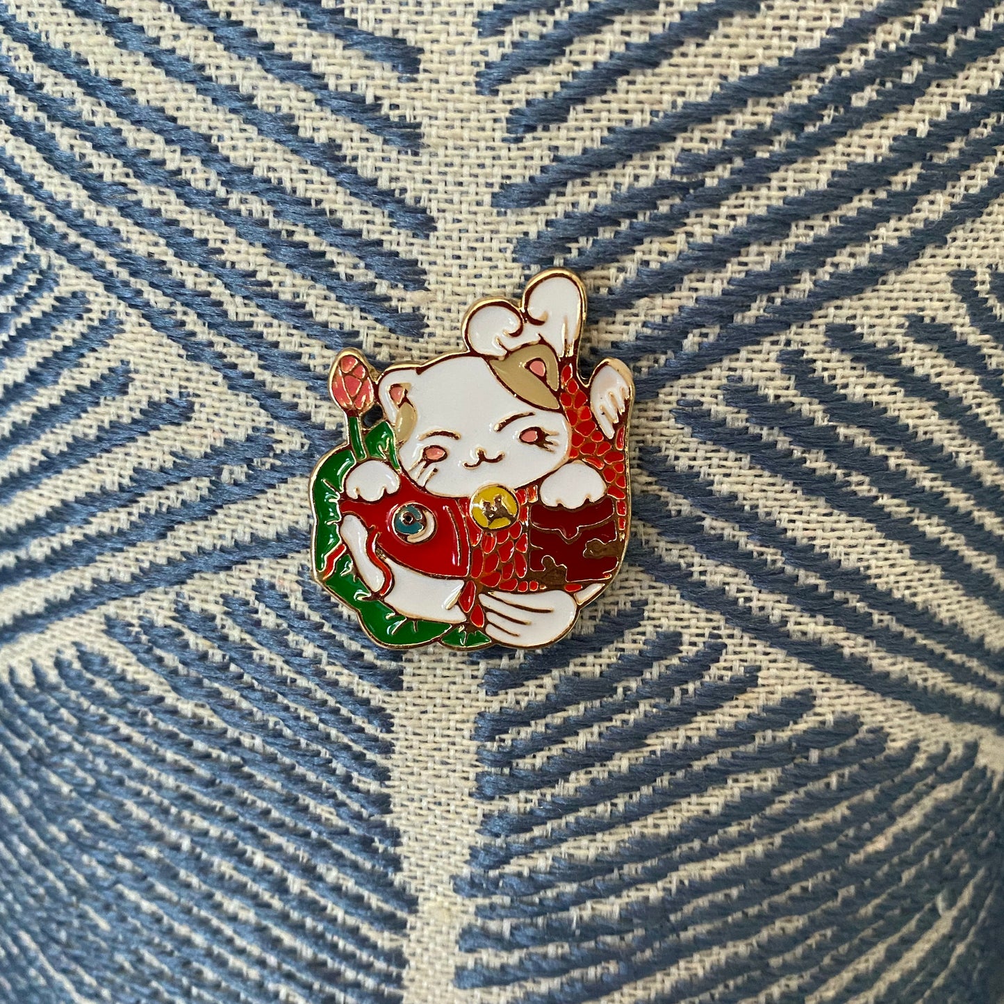 Fortune the Cat Enamel Pin - thehappypin