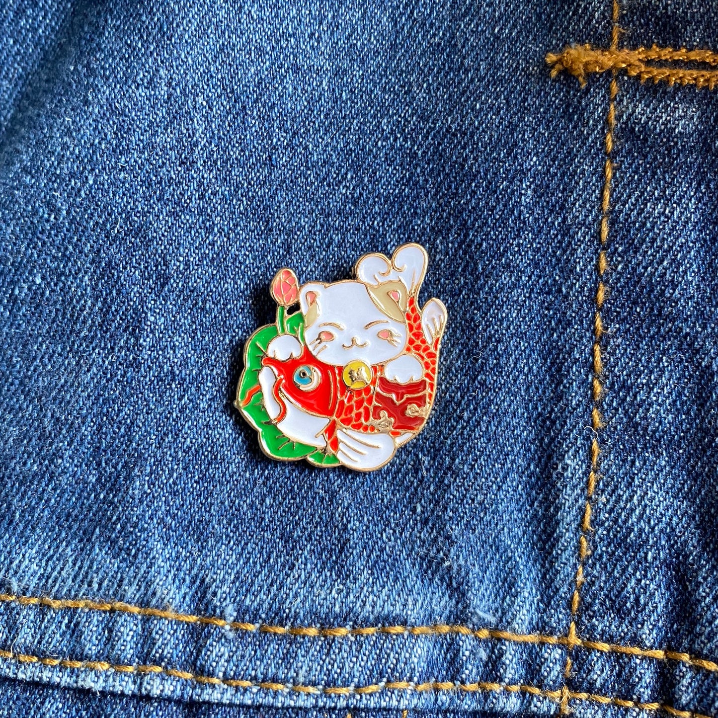 Fortune the Cat Enamel Pin - thehappypin