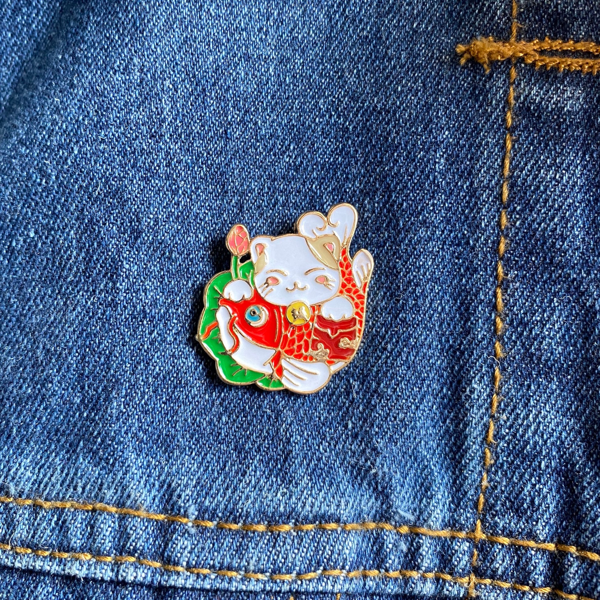 Fortune the Cat Enamel Pin - thehappypin