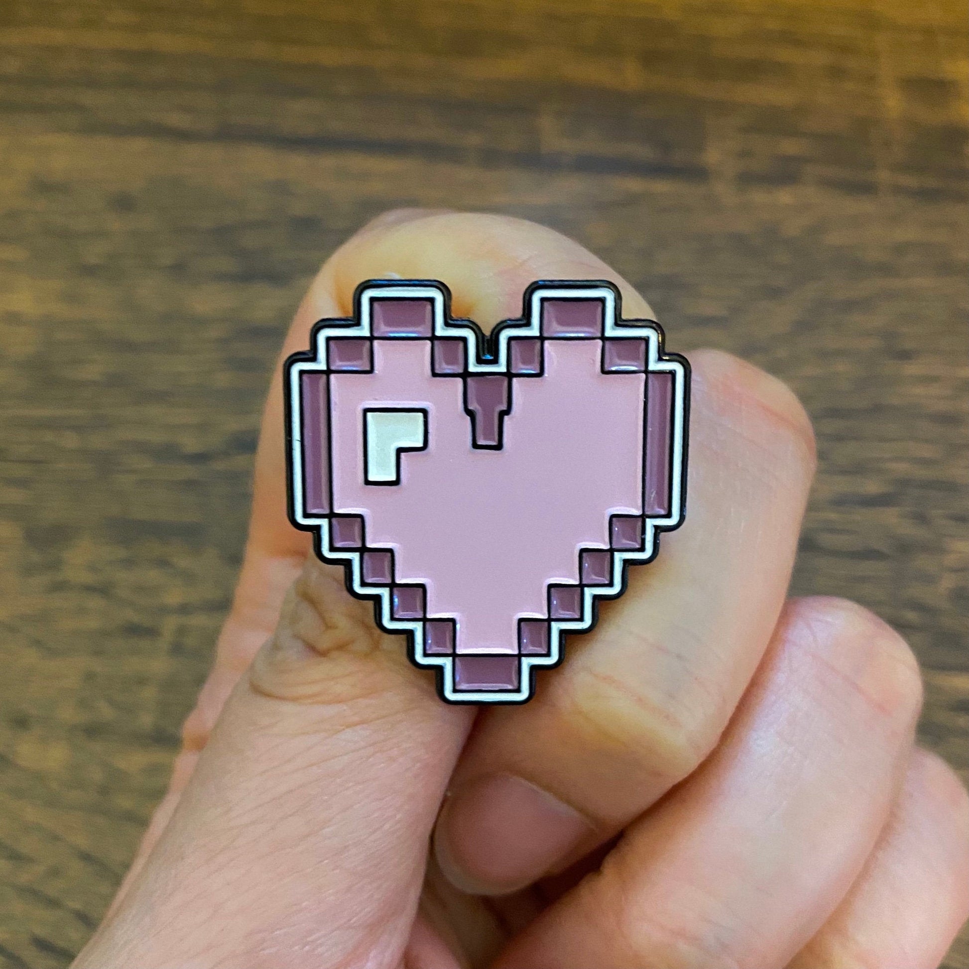 Pixel Heart Gamer Enamel Pin - thehappypin