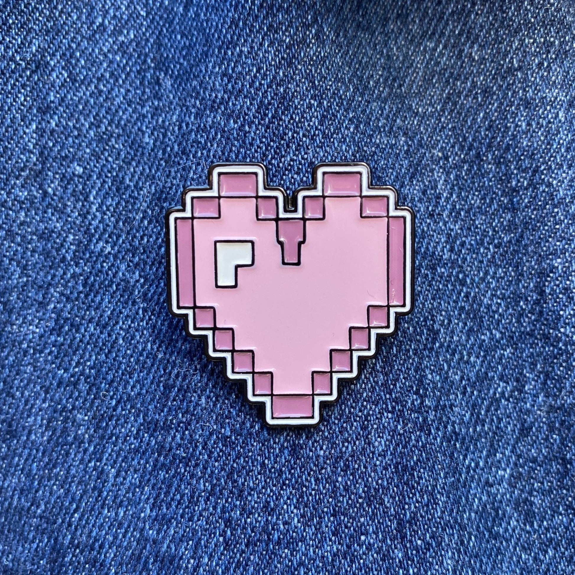 Pixel Heart Gamer Enamel Pin - thehappypin