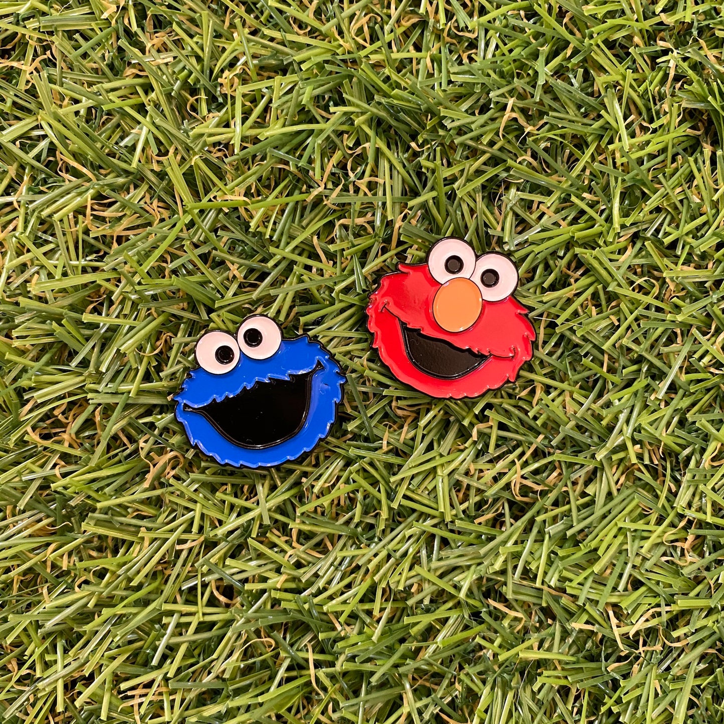 Elmo and Cookie Monster Sesame Street Enamel Pin - thehappypin
