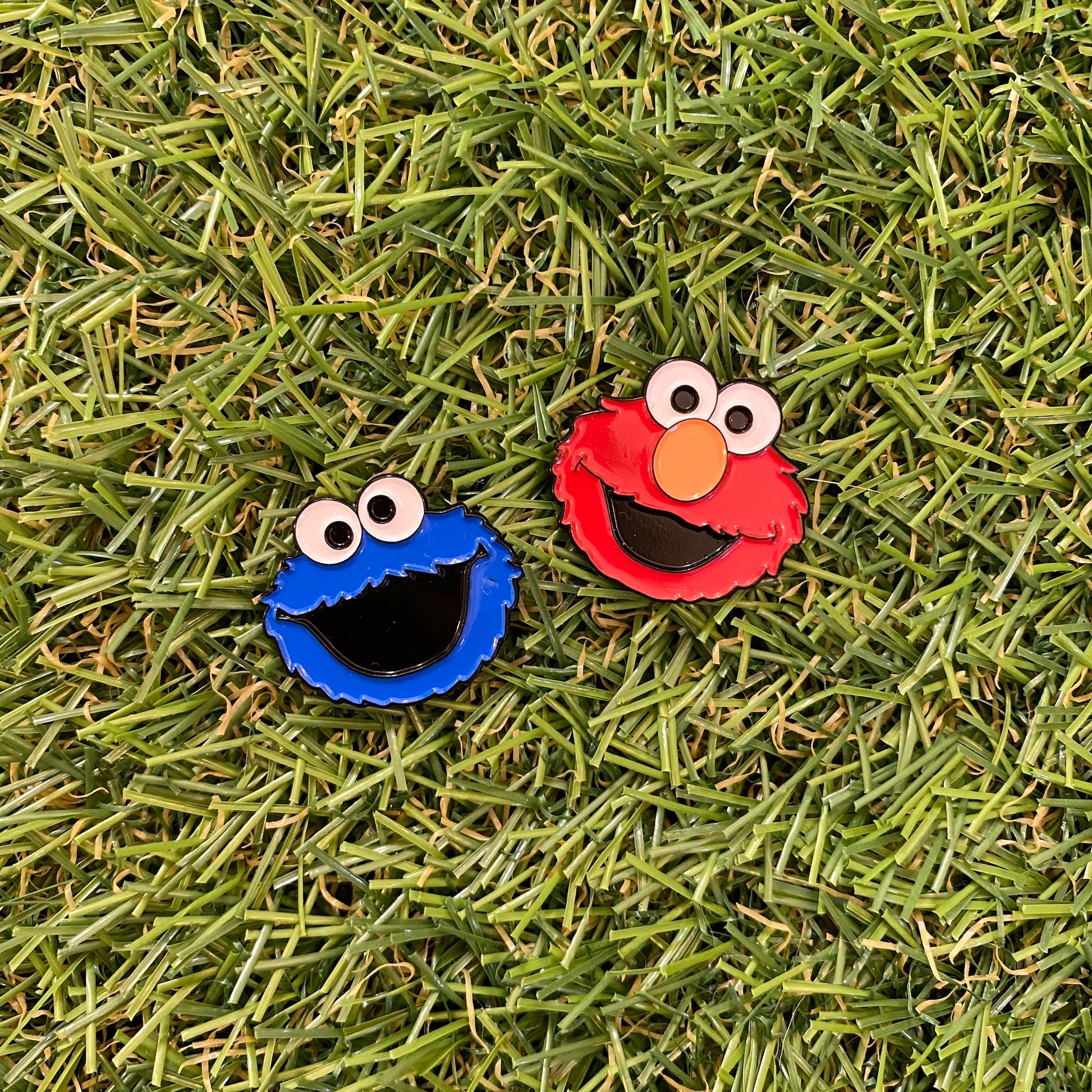 Elmo and Cookie Monster Sesame Street Enamel Pin - thehappypin