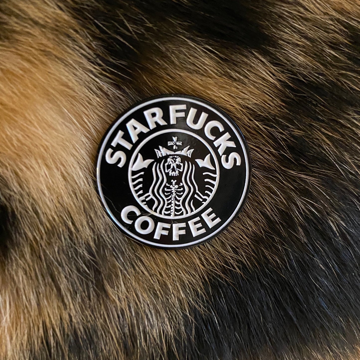 Starfucks Coffee - Absolutely No F***s Given Enamel Pin - thehappypin