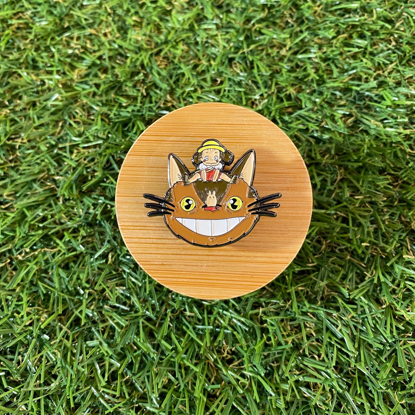 Catbus and Mei - My Neighbor Totoro Enamel Pin - thehappypin
