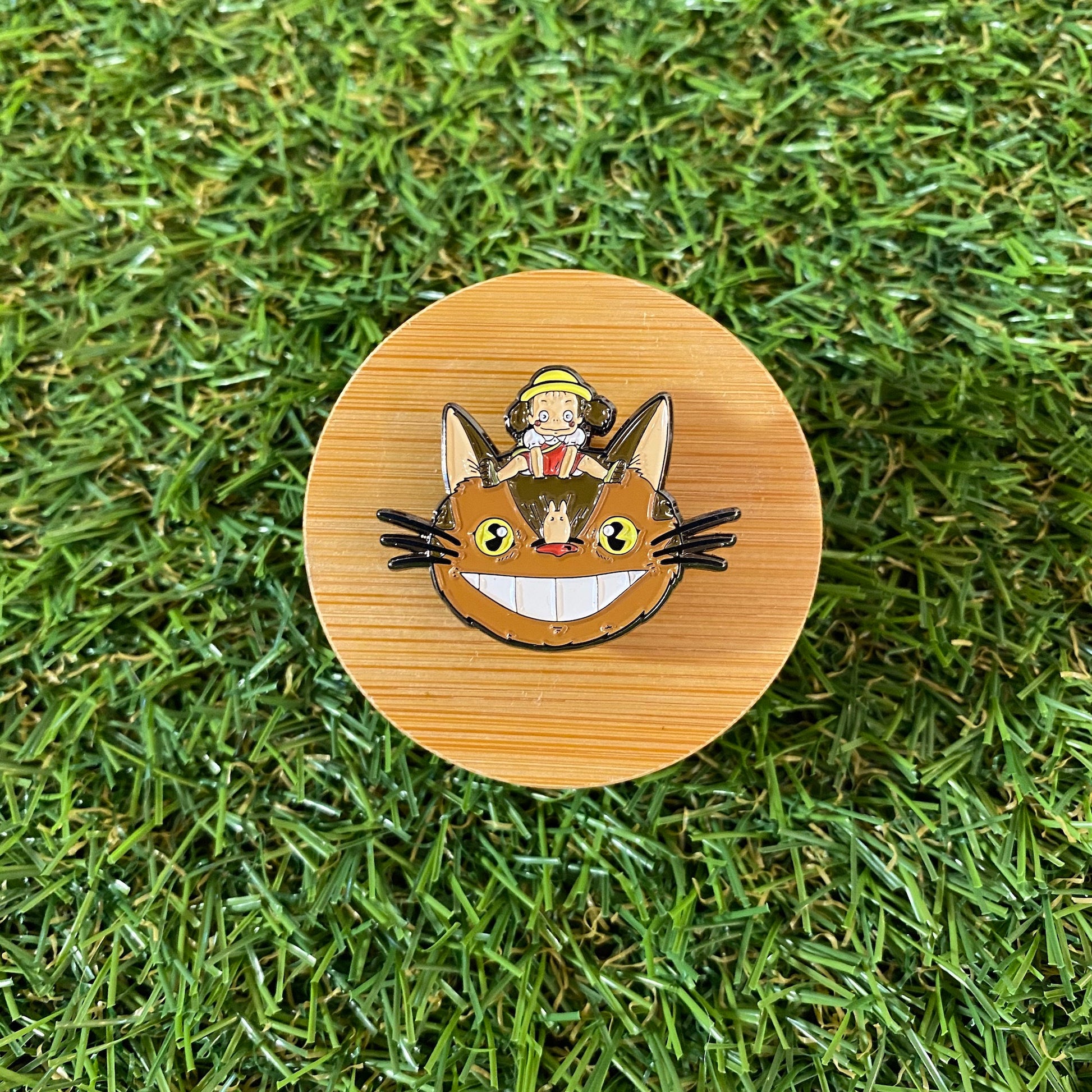 Catbus and Mei - My Neighbor Totoro Enamel Pin - thehappypin